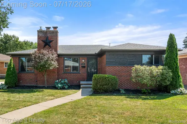 21541 Pallister Street, StClairShores, MI 48080