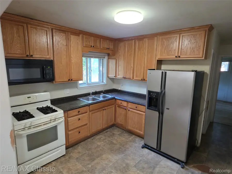 18 Stanton Street, Oxford, MI 48371 - #3