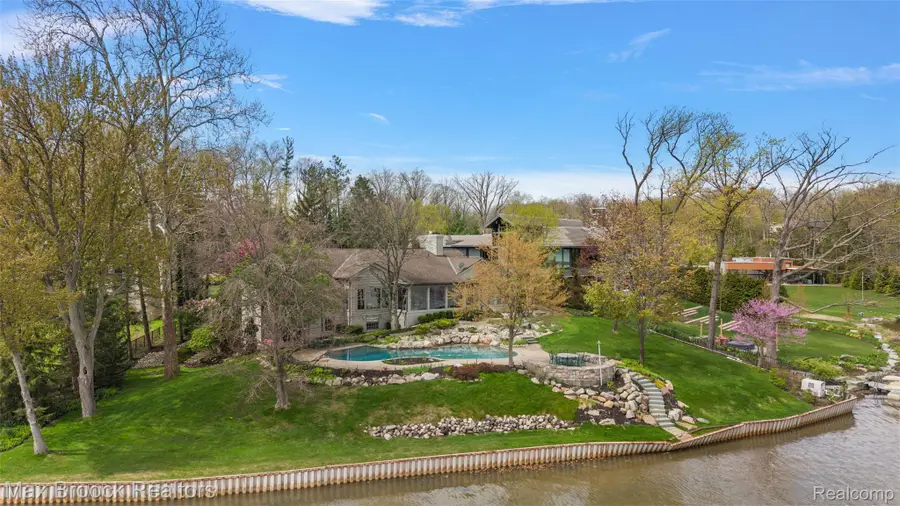 3945 Kirkland Court, Bloomfield, MI 48302 - #2