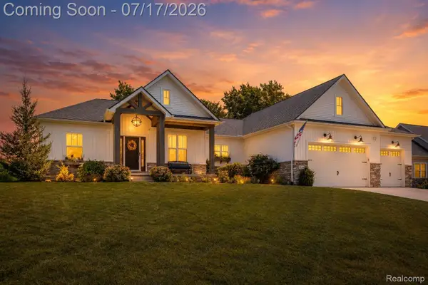 12349 Sugar Maple Drive, Fenton, MI 48430