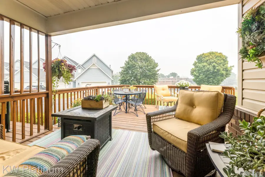 819 E Pointe, Port Huron, MI 48060 - #3