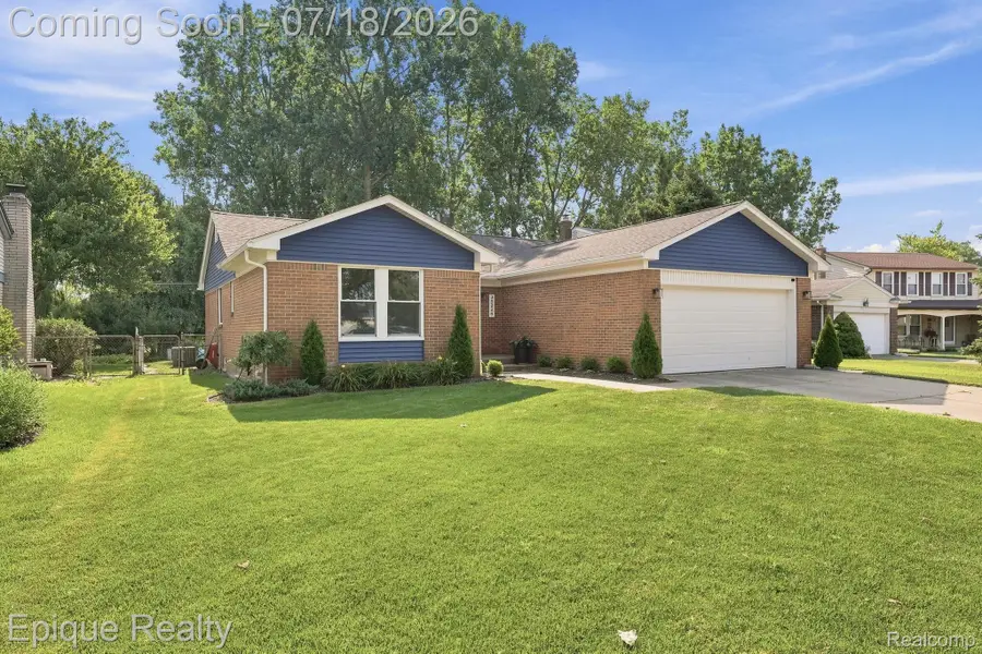 35226 Collingwood Drive, Sterling Heights, MI 48312 - #3