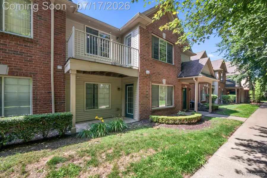 12121 Hidden View Court, Utica, MI 48315 - #3