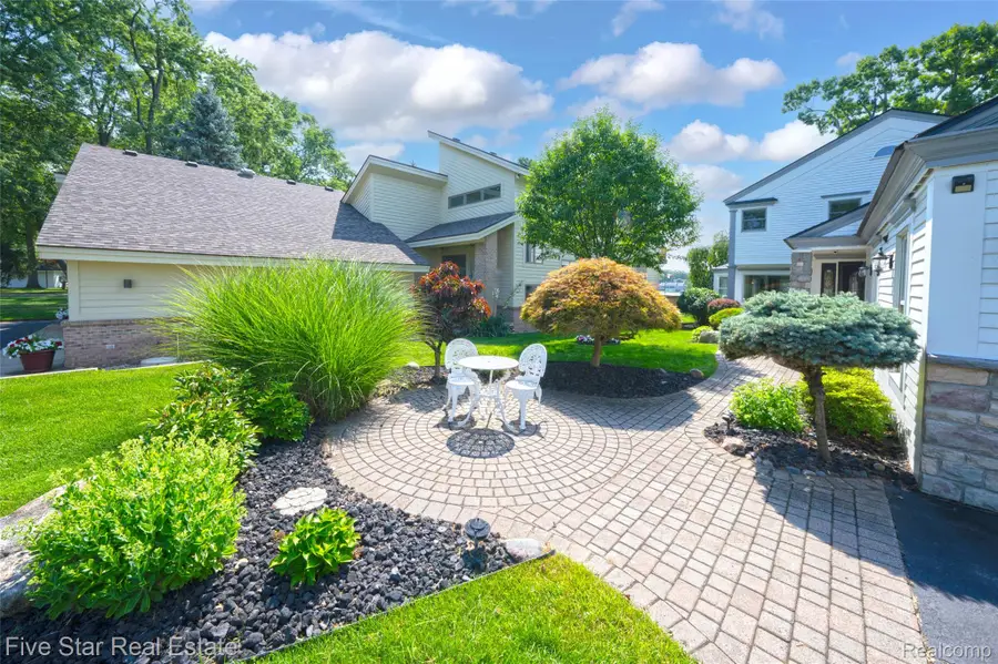 8931 Edgewood Park Drive, Commerce Township, MI 48382 - #3