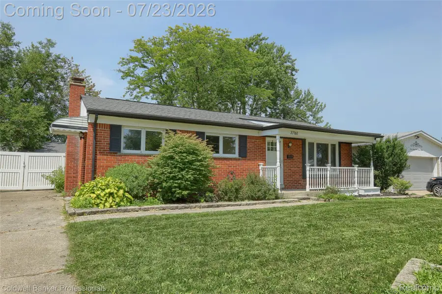 37161 Castleton Drive, Sterling Heights, MI 48312 - #3