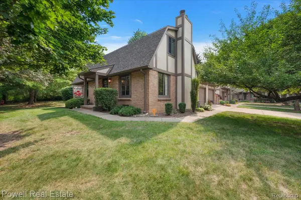 1938 Allenway Court, RochesterHills, MI 48309