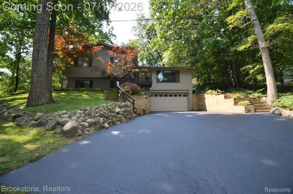 4979 Waw Ban See Drive, Clarkston, MI 48348