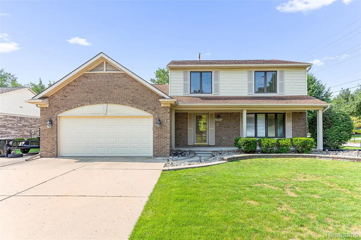 22333 Crestwood Street, Trenton, MI 48183 - #1