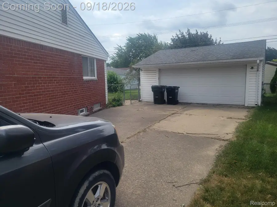 8436 Antwerp Drive, Sterling Heights, MI 48313 - #3