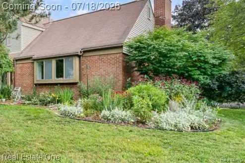 2355 Hillendale Drive, Rochester Hills, MI 48309 - #2
