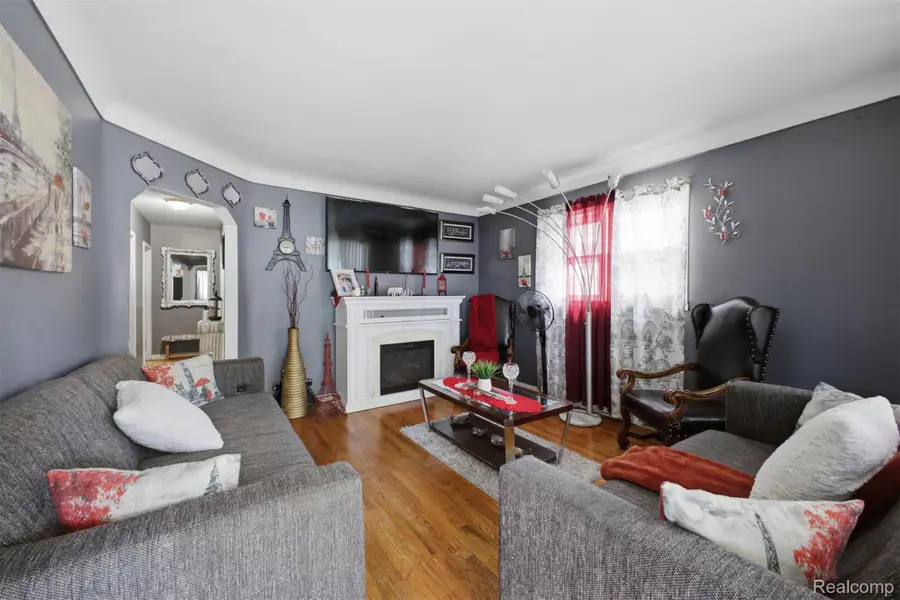 439 Cleveland Avenue, Lincoln Park, MI 48146 - #3