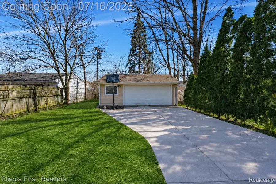 24047 Stanford Street, Dearborn Heights, MI 48125 - #3