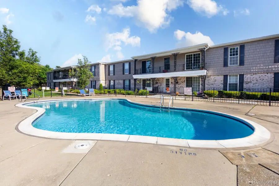24360 East River Road #36, Grosse Ile, MI 48138 - #2