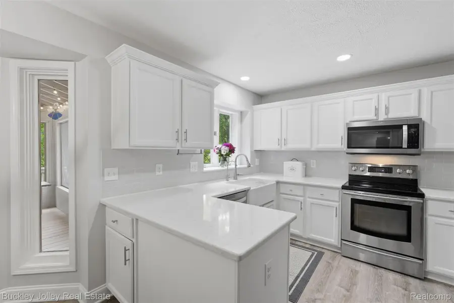 7829 Hillside Lakes Drive, Brighton, MI 48116 - #2