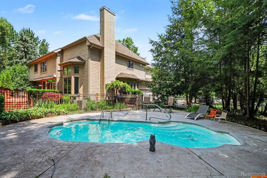 6621 Glenshaw Court, West Bloomfield, MI 48322 - #3