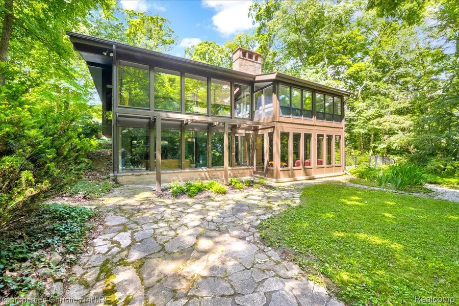 3939 Charing Cross Road, Bloomfield, MI 48304 - #2