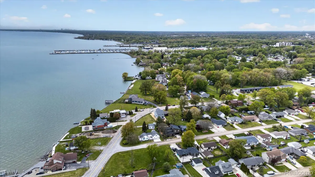 37235 Jefferson Avenue, Harrison Township, MI 48045 - #1