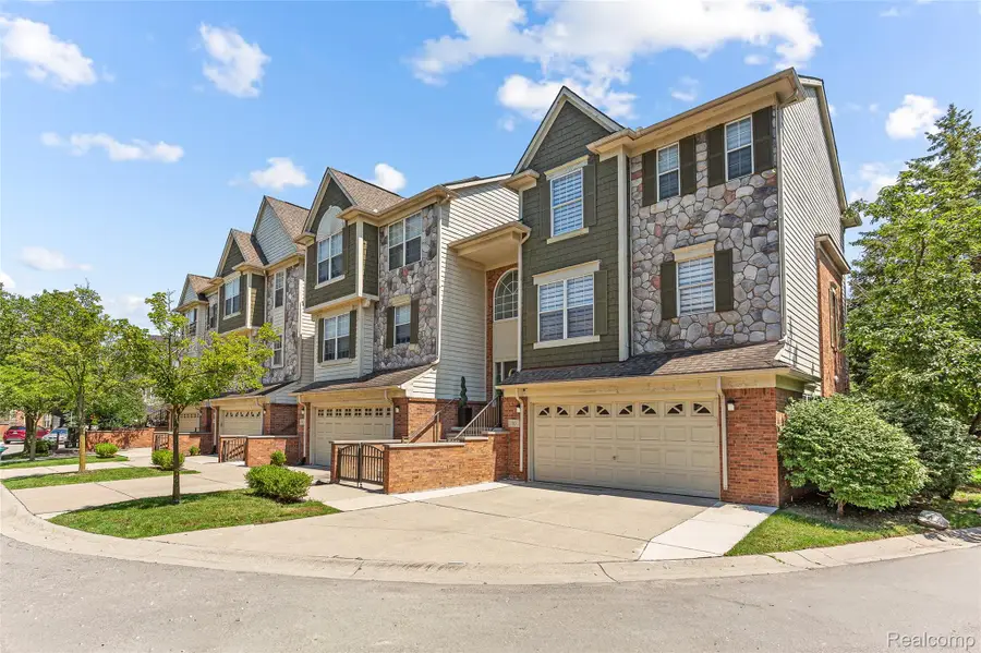 10 Bradford Court, Dearborn, MI 48126 - #2