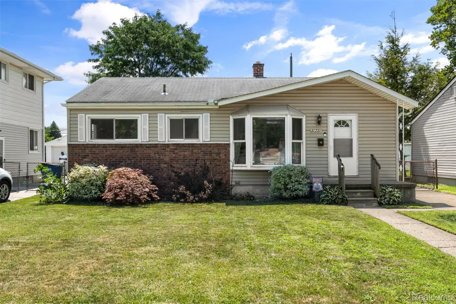 31731 Avondale Street, Westland, MI 48186 - #2