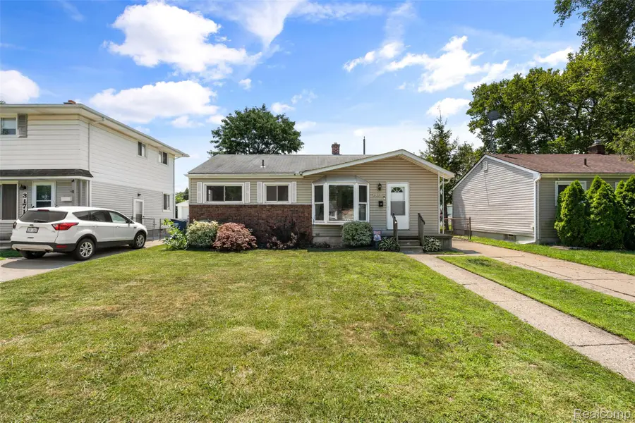 31731 Avondale Street, Westland, MI 48186 - #3