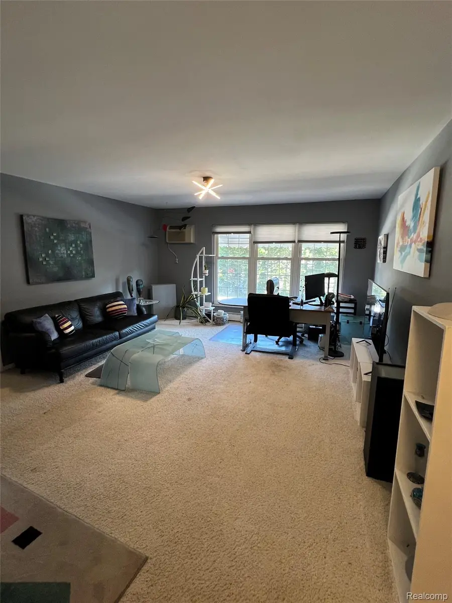 555 Townsend Street #203, Birmingham, MI 48009 - #2