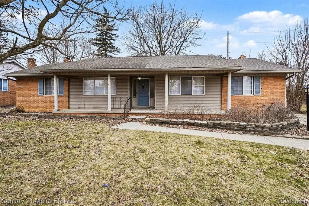 3509 Ridgecliffe Drive, Flint, MI 48532 - #1