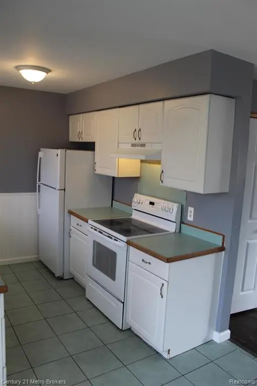 3509 Ridgecliffe Drive, Flint, MI 48532 - #3