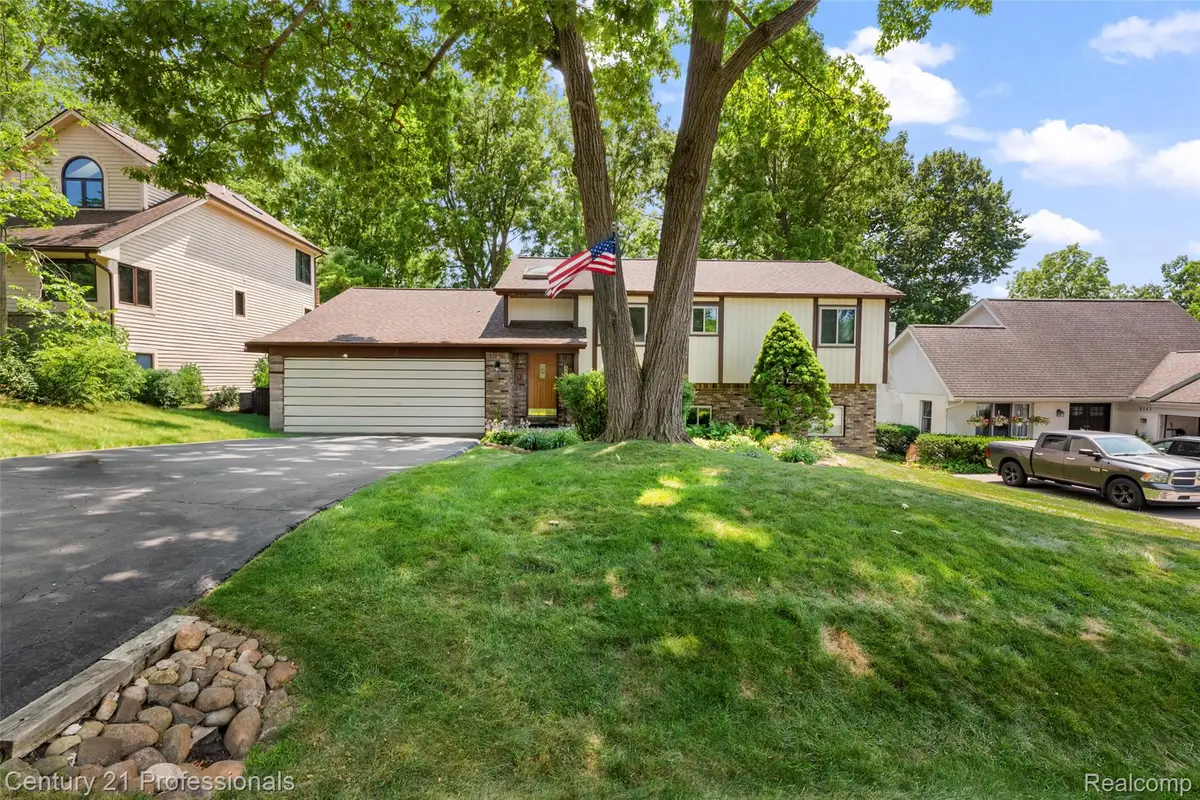 5135 Virgie Lane, West Bloomfield, MI 48324 - #1