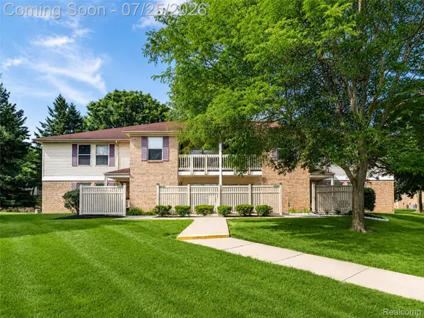 61051 Greenwood Drive, SouthLyon, MI 48178