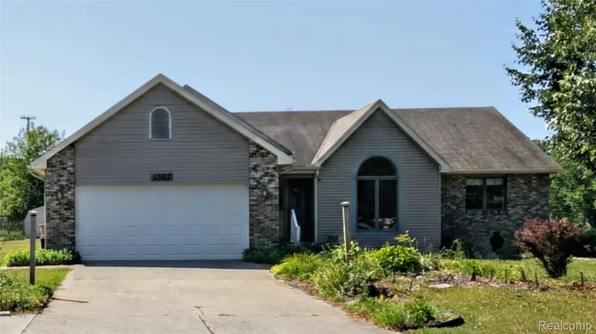 9362 Bennett Lake Road, Fenton, MI 48430 - #1