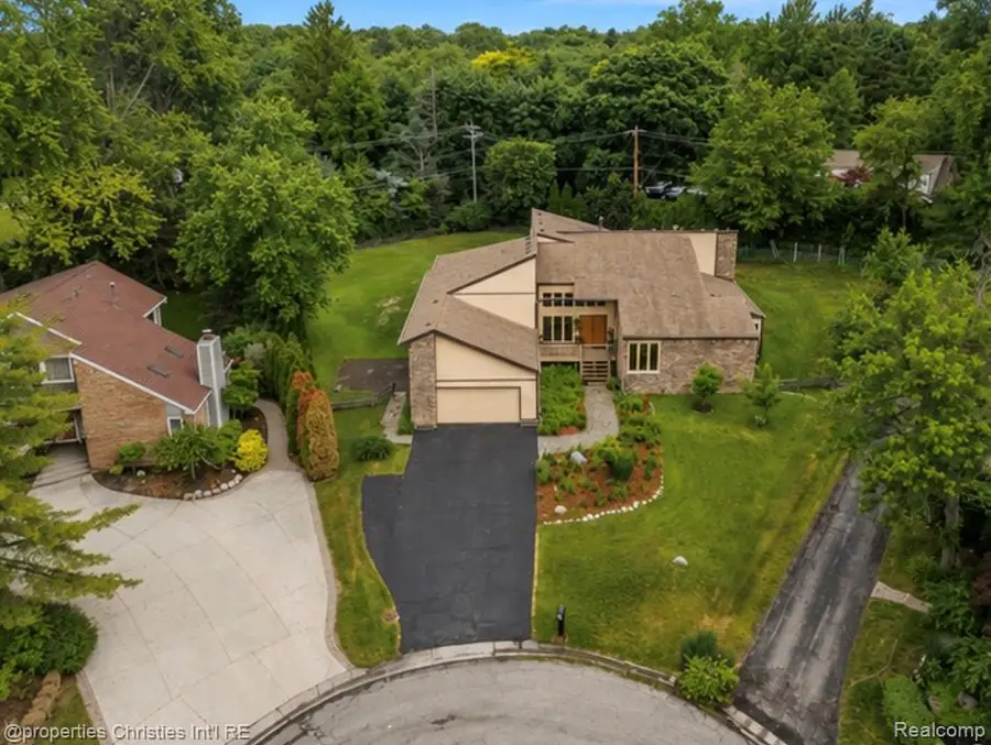 4566 Walden Drive, Bloomfield, MI 48301 - #2
