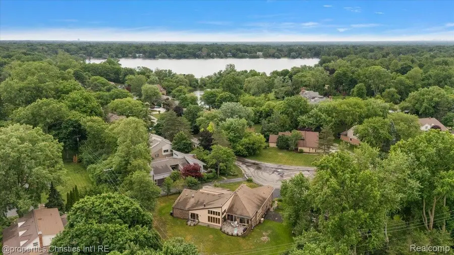4566 Walden Drive, Bloomfield, MI 48301 - #3