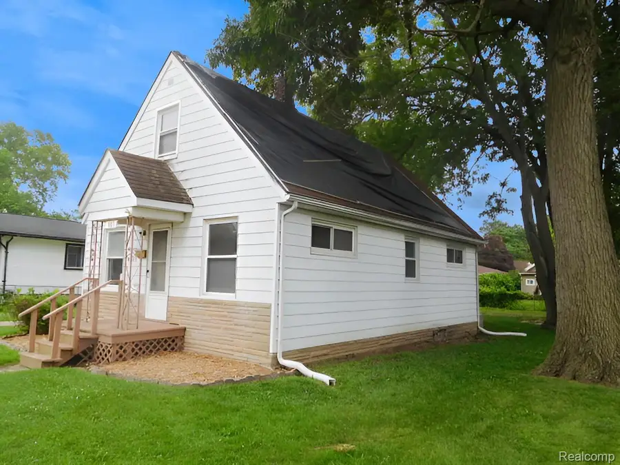 387 W Maxlow Avenue, Hazel Park, MI 48030 - #3
