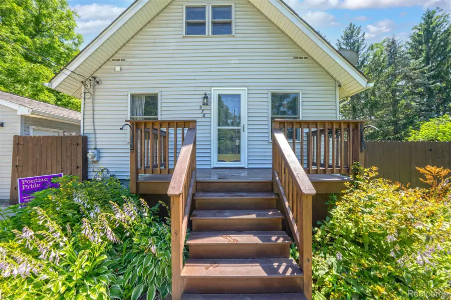 576 Brooks Avenue, Pontiac, MI 48340 - #2