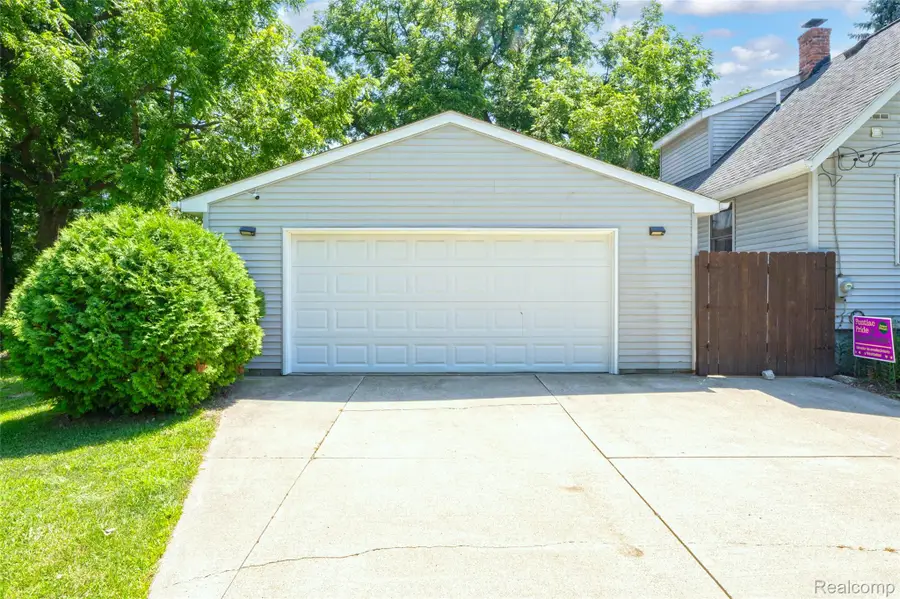 576 Brooks Avenue, Pontiac, MI 48340 - #3