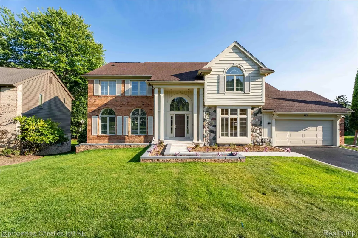 4802 Panorama Circle, West Bloomfield, MI 48323 - #1