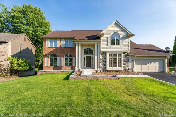 4802 Panorama Circle, WestBloomfield, MI 48323