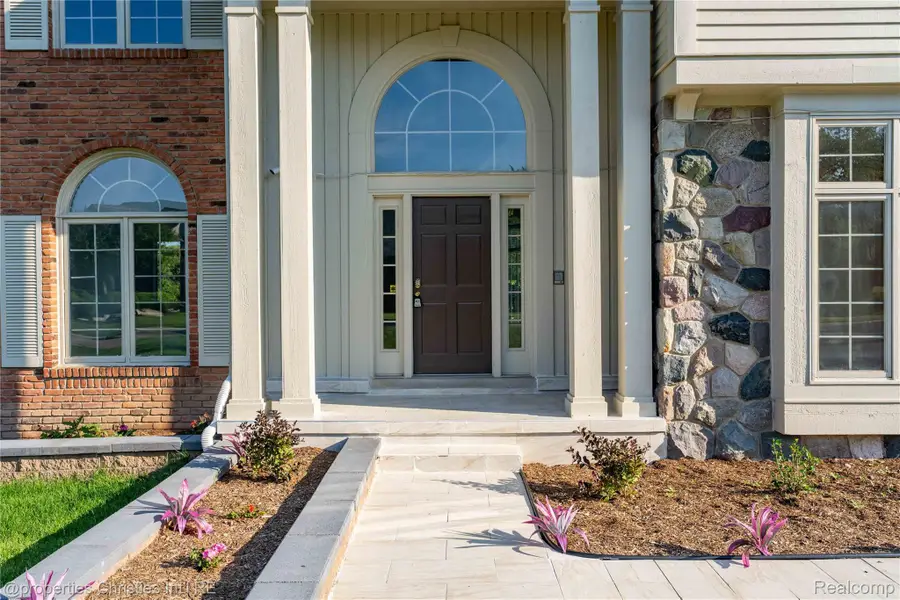 4802 Panorama Circle, West Bloomfield, MI 48323 - #3