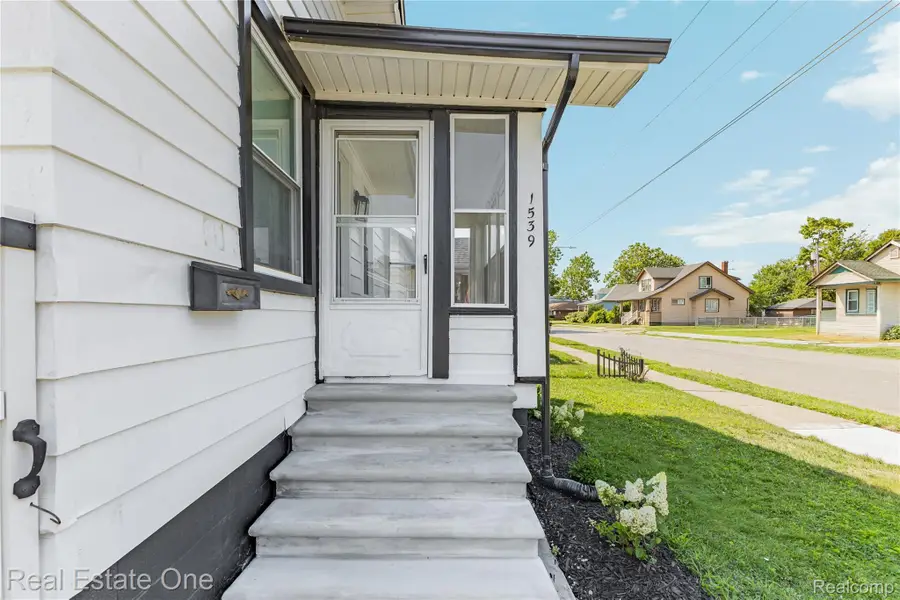 1539 Oconnor Avenue, Lincoln Park, MI 48146 - #3
