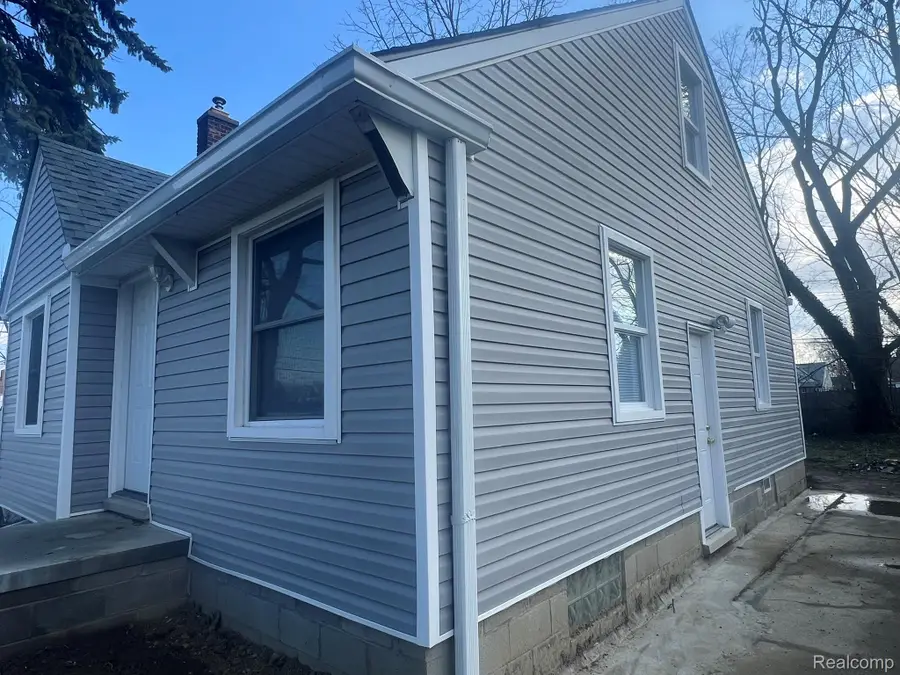 8680 Stahelin Avenue, Detroit, MI 48228 - #2