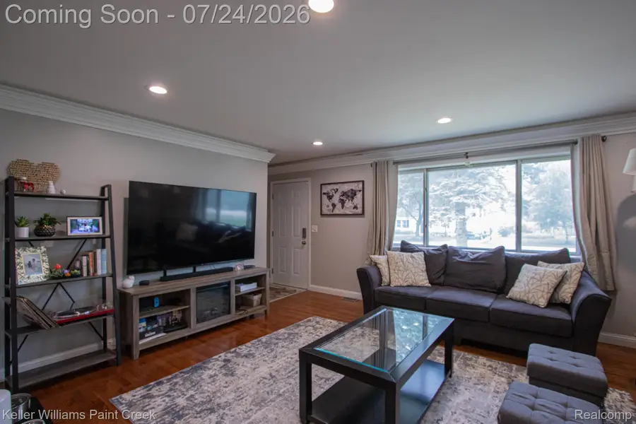 2126 Jarman Drive, Troy, MI 48085 - #2