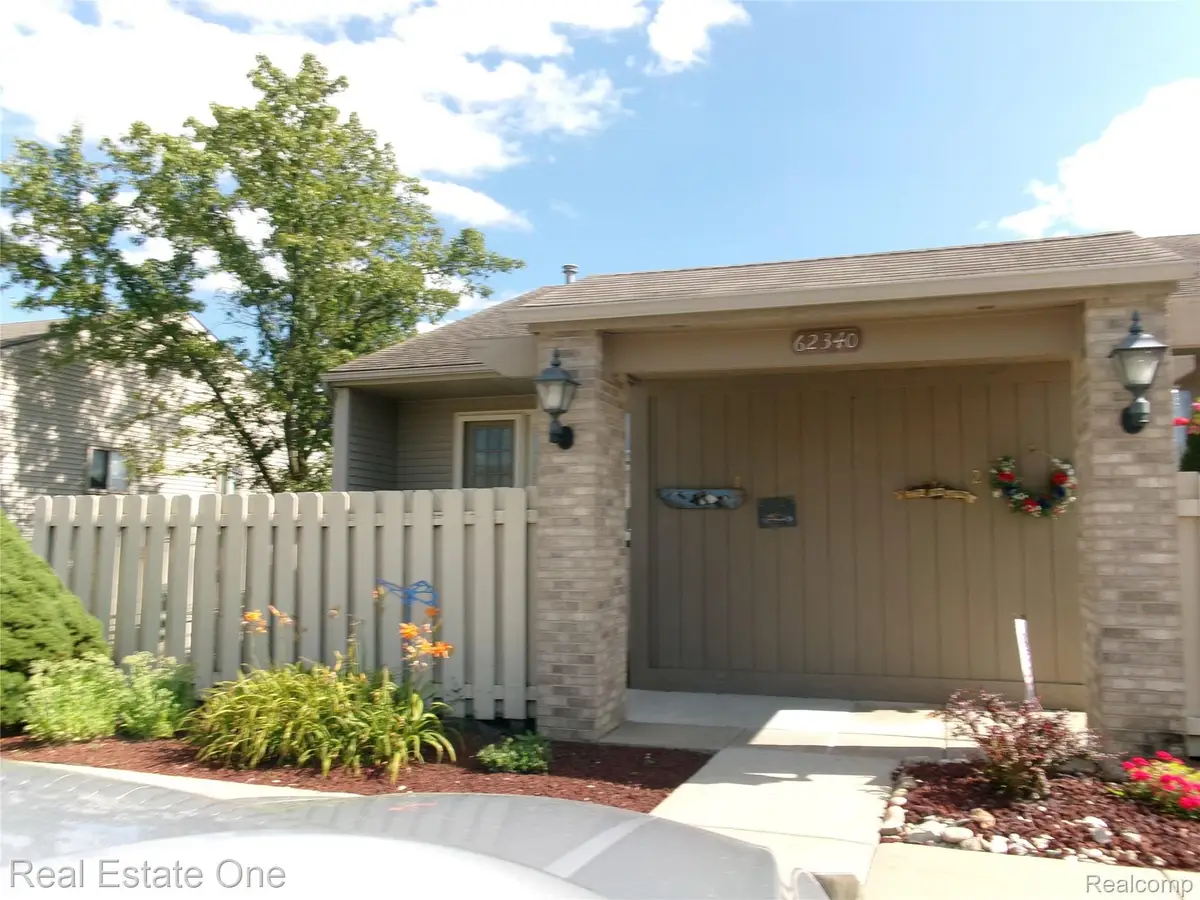 62340 Arlington Circle #1, South Lyon, MI 48178 - #1