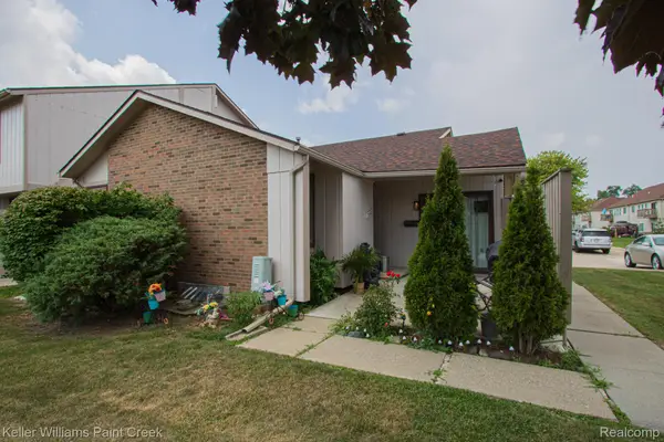 36028 Saint Ives Court, ClintonTownship, MI 48035