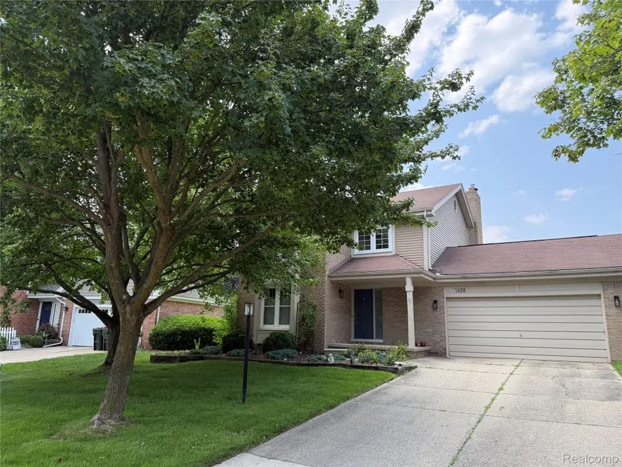 1658 Hillside Lane, Rochester Hills, MI 48307 - #2