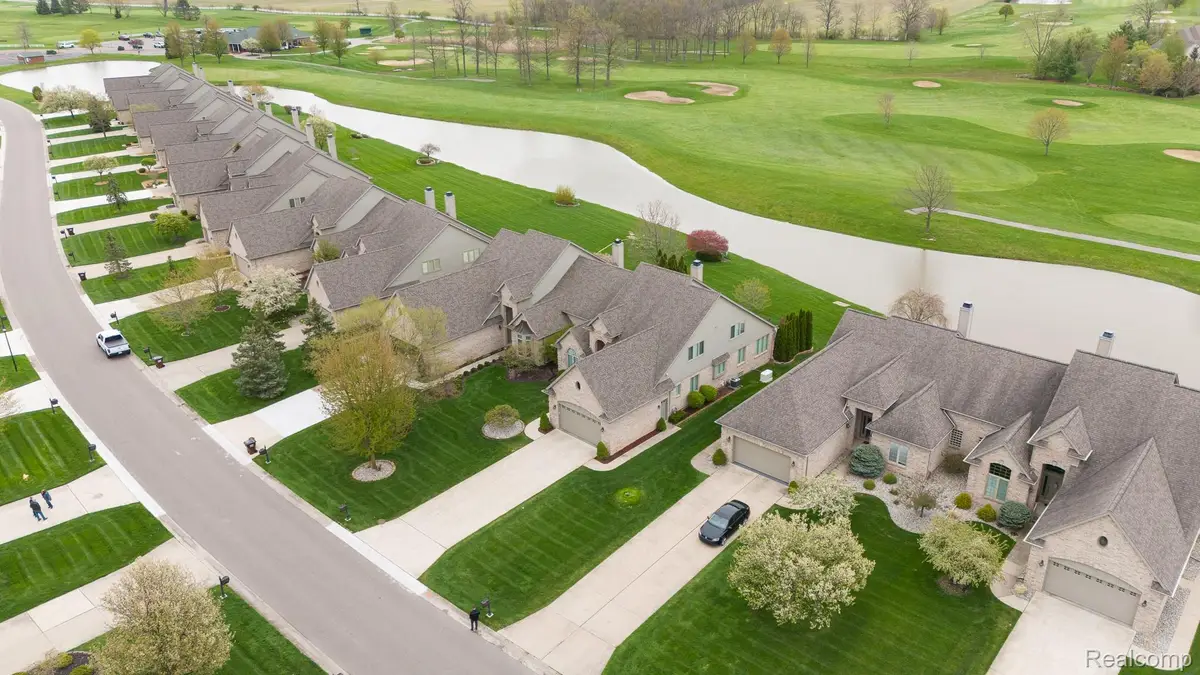 945 Saint James Park Avenue, Monroe, MI 48161 - #1