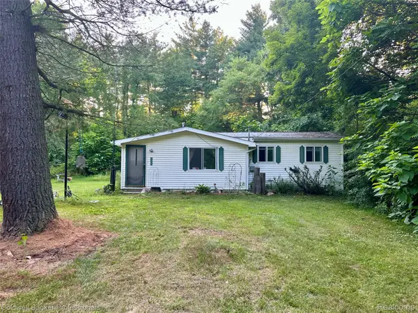 975 Boshaw Drive, Attica, MI 48412