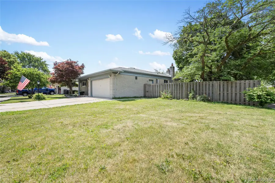 24208 Cambridge Street, Trenton, MI 48183 - #2