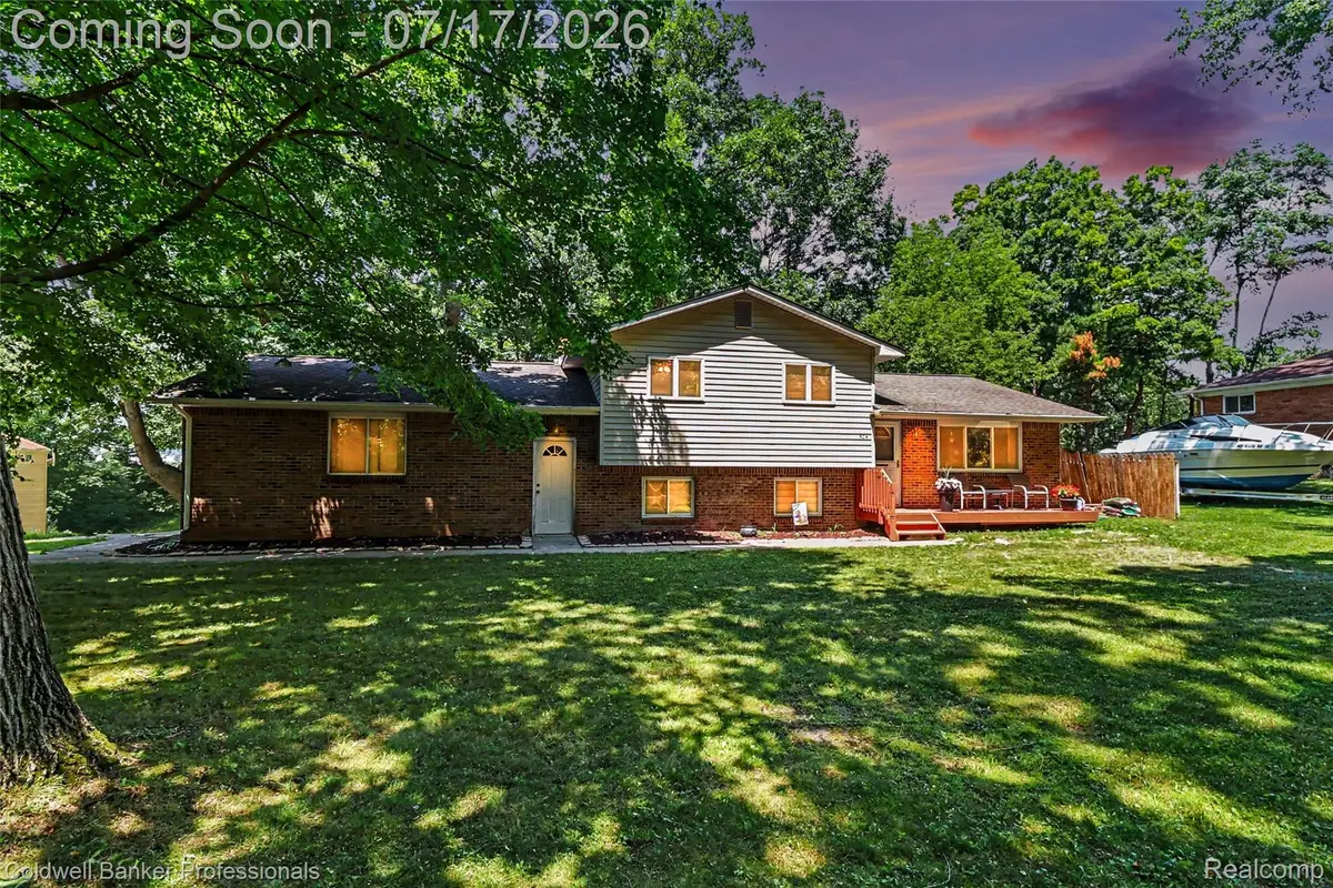 1304 Rinoco Circle, Waterford, MI 48327 - #1