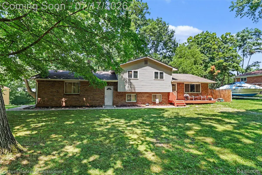 1304 Rinoco Circle, Waterford, MI 48327 - #2