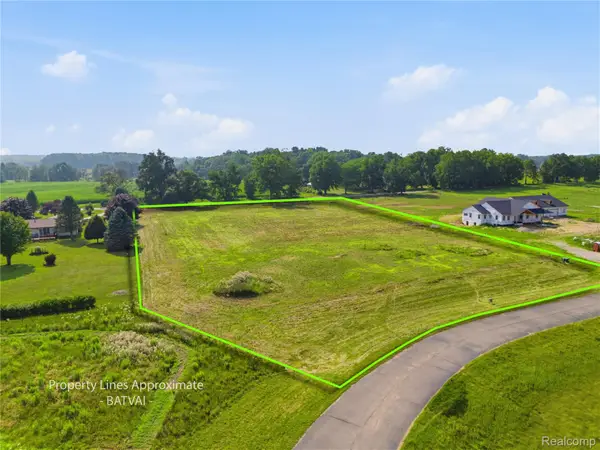 000 Gregory Ridge, Gregory, MI 48137